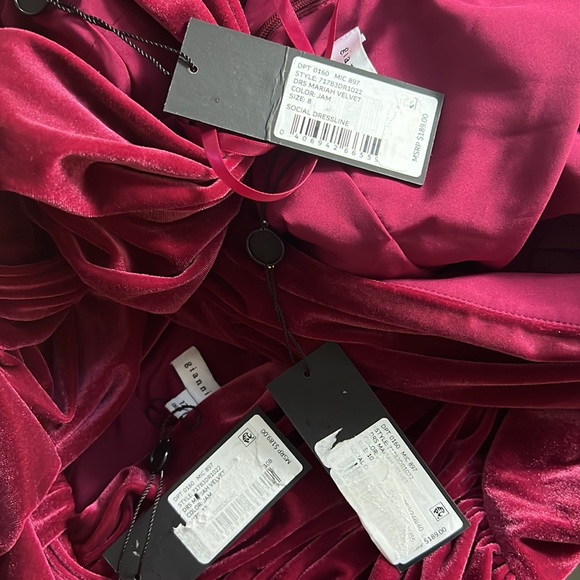 Gianni Bini Mariah 3/4 Sleeve Plunging V-Neck Velvet A-Line Dress. - Picture 14 of 14